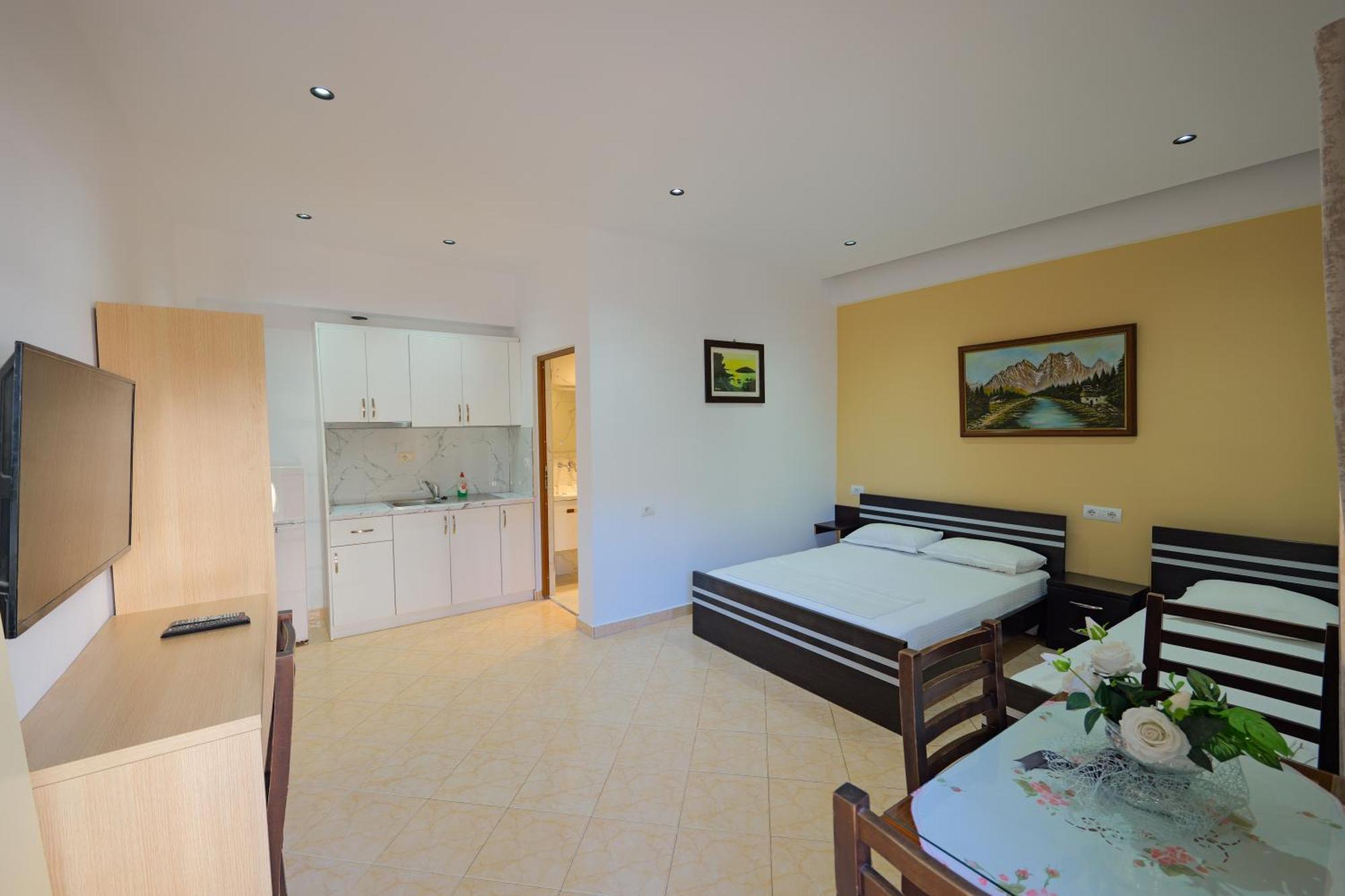 Hotel Chris Ksamil Dış mekan fotoğraf